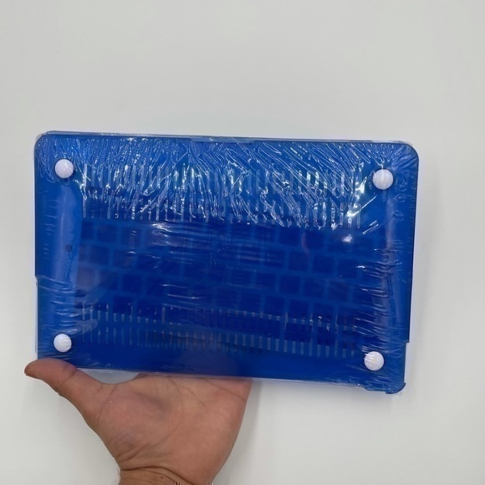 Brand New: MacBook Air Cover Case & Keyboard Protector - Picture 2 of 2